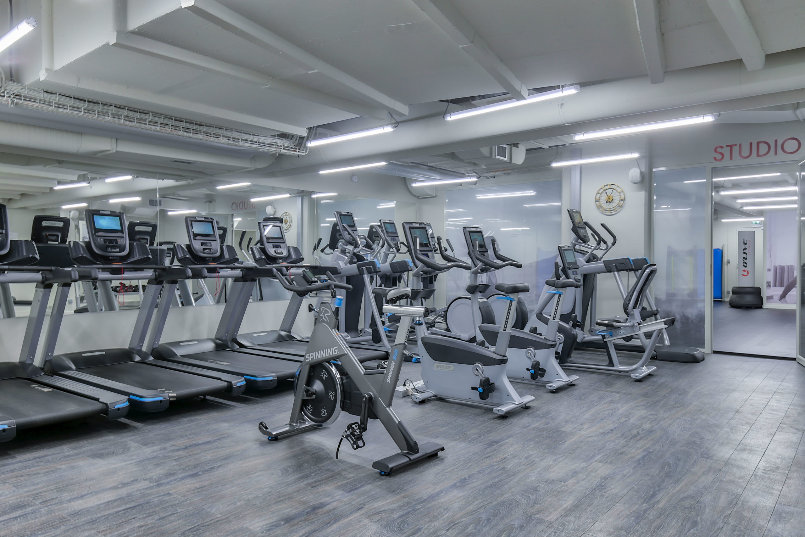 6 Boulevard Haussmann, 75009 Paris, France - 01